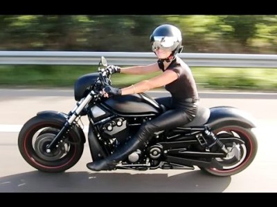 Chicks Riding Harley-Davidson