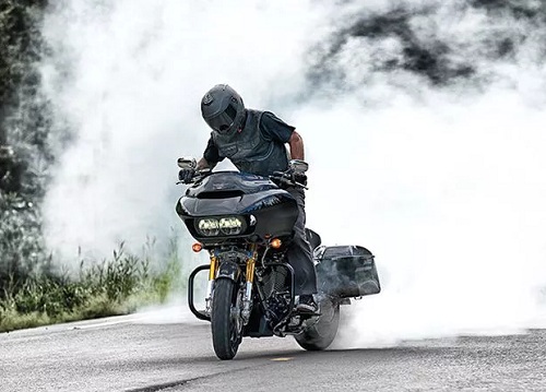 MJK Performance's 2017 H-D Road Glide