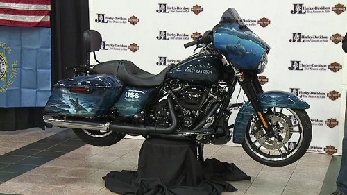 Custom Street Glide Honors New U.S. Navy Submarine