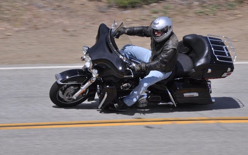 How To Carve Corners On Your Harley