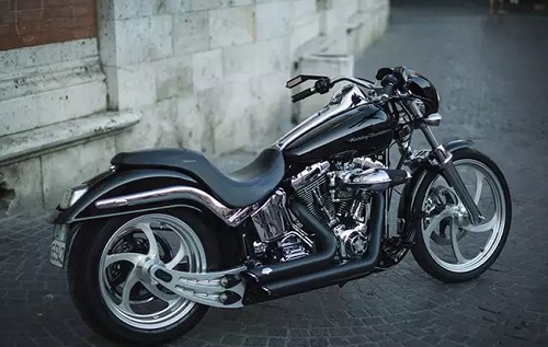 Sleek and Sexy Softail Deuce